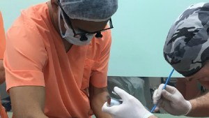 Un cirujano de Neuquén es abanderado en la promoción de la salud de la columna