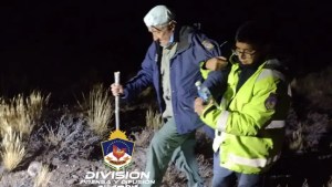 Naufragio en Neuquén: rescatan a pescadores en el lago Collón Curá, cerca de Piedra del Águila