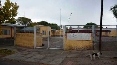 El paro de porteros afectó el dictado de clases este miércoles. foto: Juan Thomes.