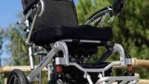 Una joven de Neuquén necesita dos baterías de gel para una silla de ruedas y piden ayuda