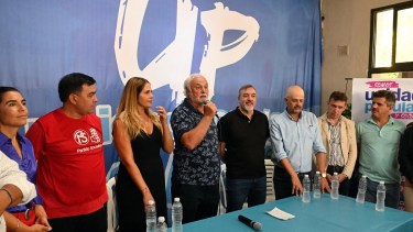 Zamaro, Roca, Sabbatella y Aguiar encabezaron el acto que se realizó en Viedma. Foto: Marcelo Ochoa.