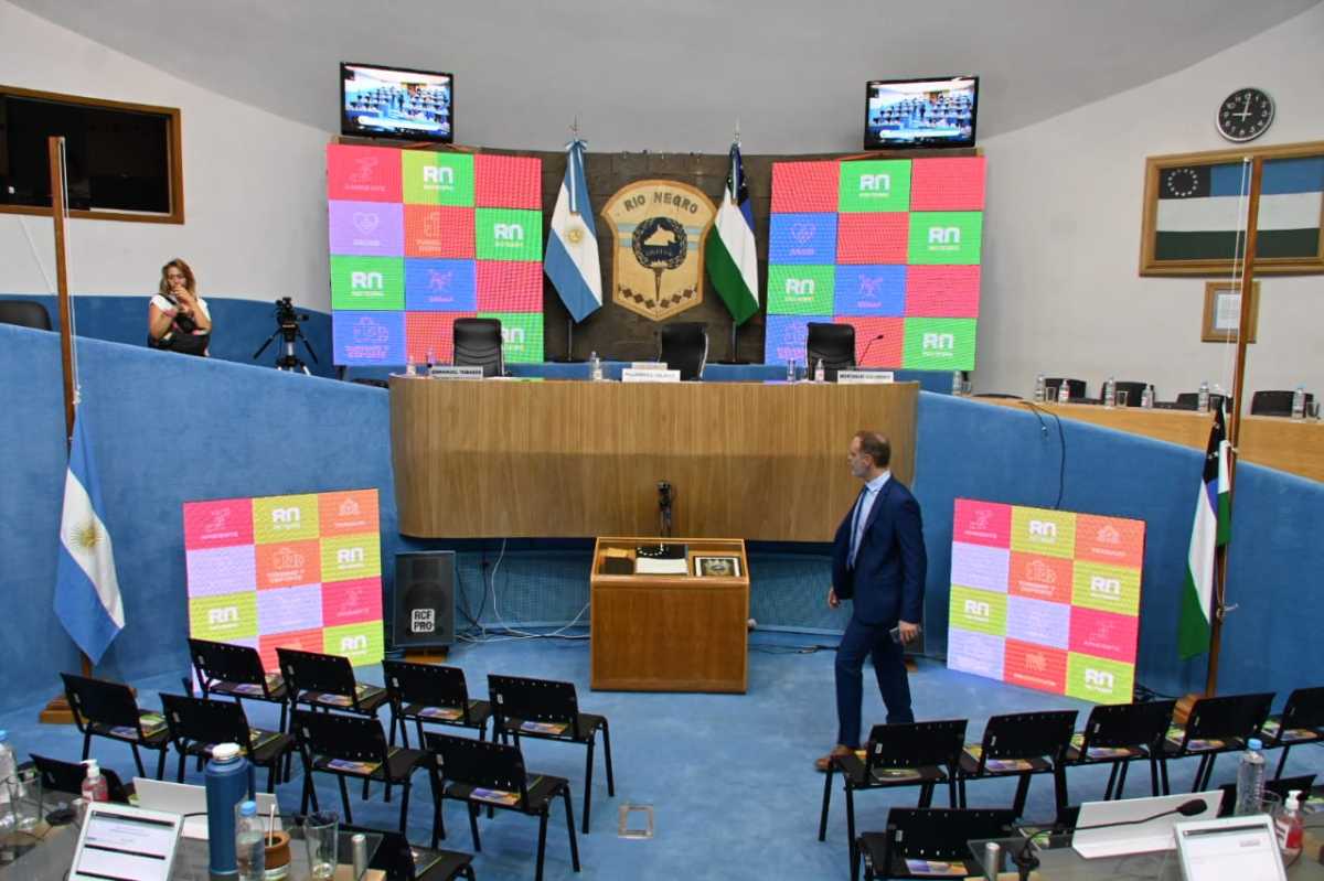 Así está la Legislatura provincial a la espera del discurso de Arabela Carreras. Foto Marcelo Ochoa.