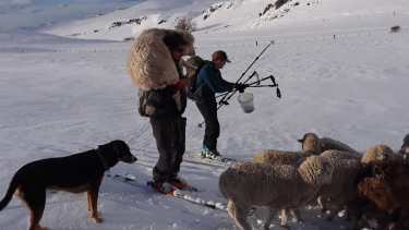 Enseñarán a fabricar raquetas y trineos. Foto: gentileza