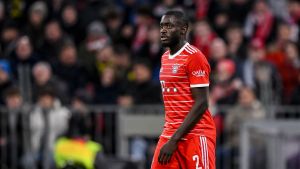 Upamecano y otra noche para el olvido contra el Manchester City en la Champions League