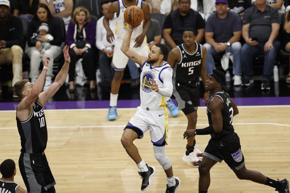 Curry y otra noche histórica en la NBA.