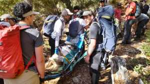 Caminando subieron un transformador de 120 kilos hasta el refugio Jakob en Bariloche
