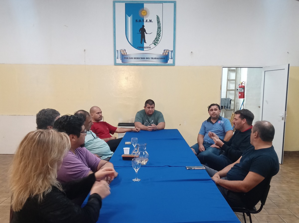 Rodrigo Buteler estuvo reunido con la comisión directiva del gremio. Foto: Gentileza.