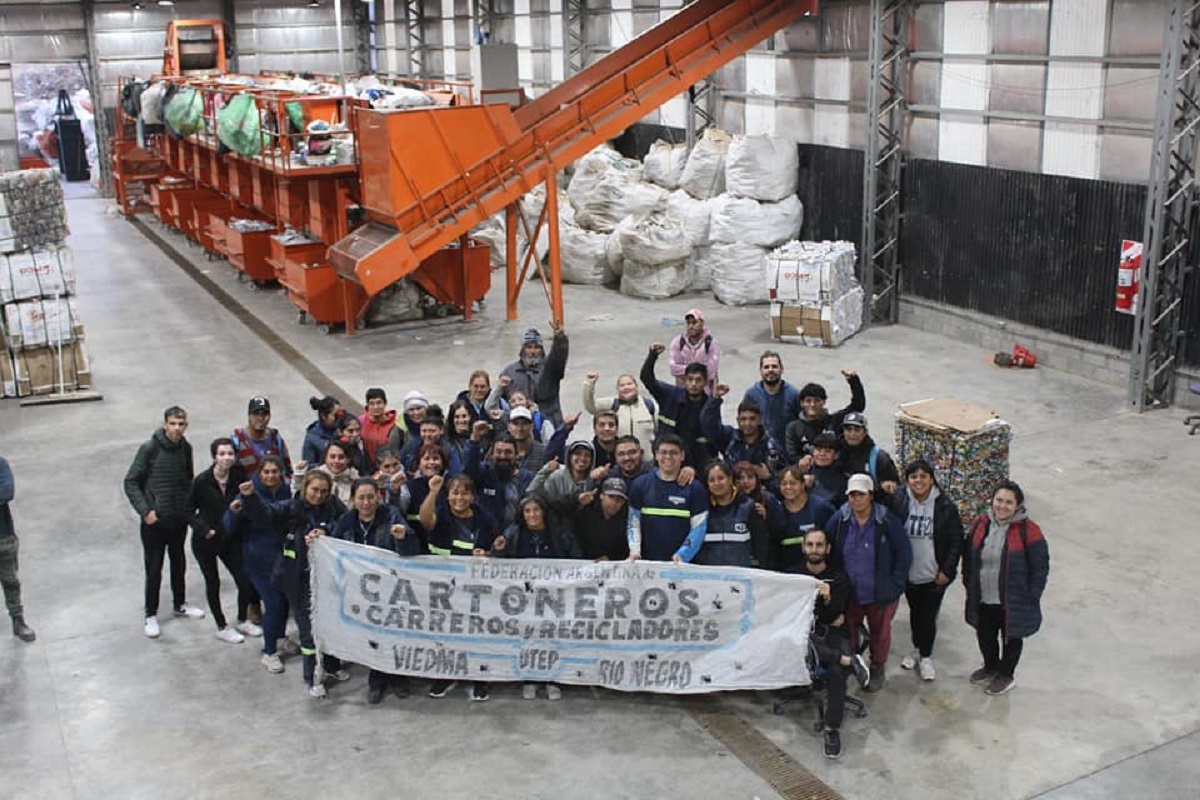 Trabajadoras y trabajadores superaron las 1.000 toneladas de residuos  que fueron enviados a distintos puntos del país para su reciclaje. Foto Gentileza 