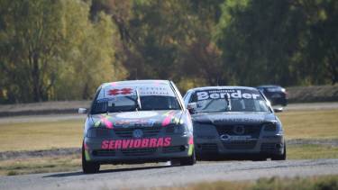 Delvas fue implacable en el estreno del Turismo Pista del Valle