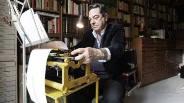 Falleció el escritor Abel Posse, autor de “La pasión según Evita”