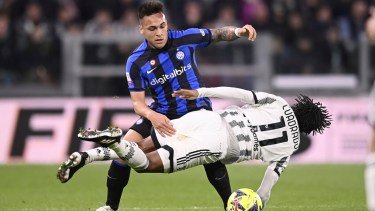 Lautaro Martinezfue titular en el Inter, que rescató un empate sobre el final.  (Fabio Ferrari/LaPresse via AP)