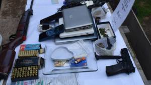 Secuestran cocaína, marihuana y armas de fuego en Villa La Angostura