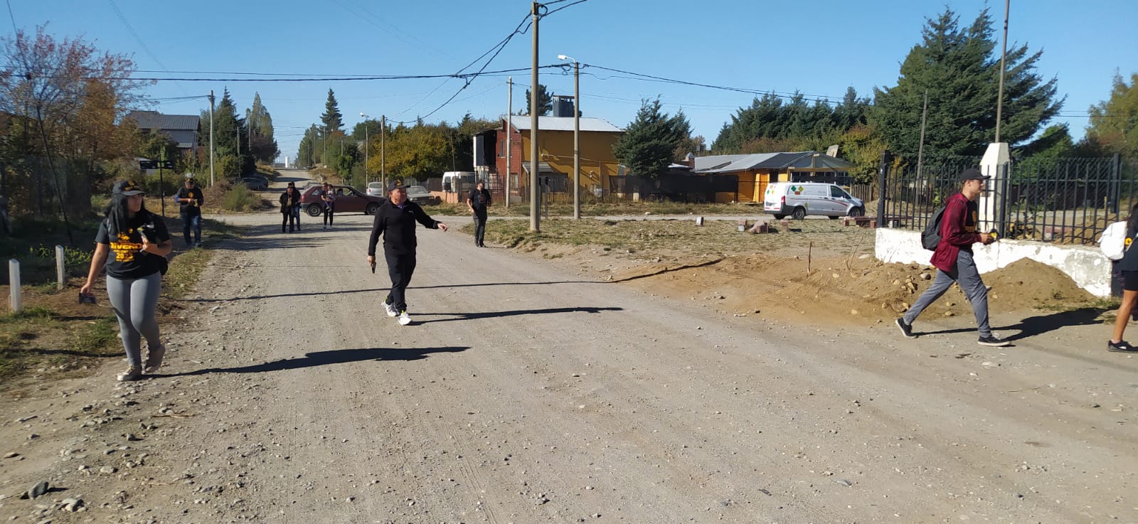 Rivero en las calles de El Frutillar y de Nahuel Hue, en Bariloche. “Hay mucha expectativa con Milei”, aseguró.