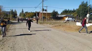 Rivero en las calles de El Frutillar y de Nahuel Hue, en Bariloche. “Hay mucha expectativa con Milei”, aseguró.
