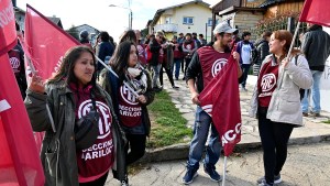 El paro de ATE en Bariloche afecta las clases y el reclamo puso el foco en la crisis habitacional