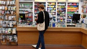 La corrida del dólar todavía no causó problemas serios en el comercio de Bariloche