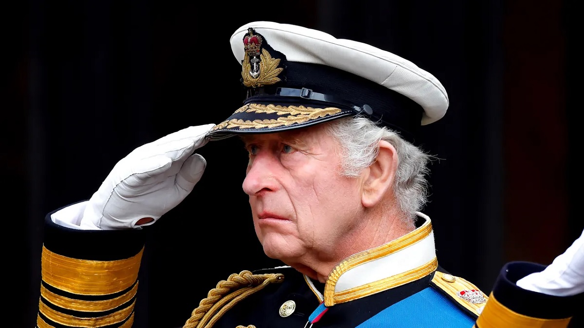 Personal de la Casa Real asegura que Carlos III es muy austero y sabe invertir.-