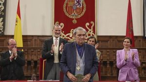 El poeta venezolano Rafael Cadenas recibió el Premio Cervantes