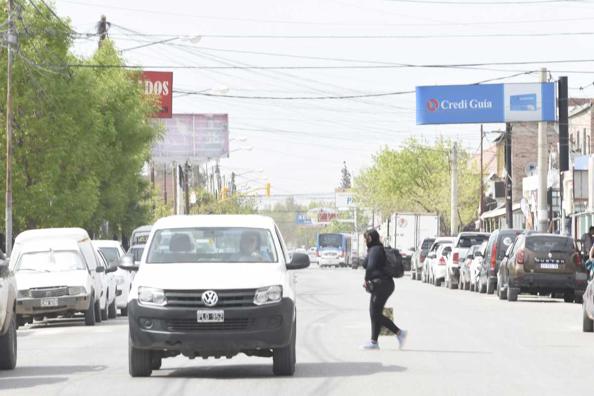 La calle Honduras en Centenario, una de las zonas donde se espera ordenar la construcción de edificios (foto archivo Thomes)