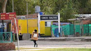 El acuerdo bilateral entre Cordero y Cinco Saltos fue firmado en diciembre del 2024. Foto Archivo.