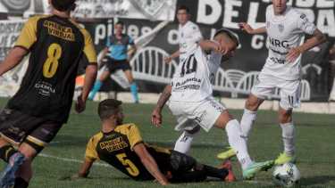 Ulises Ojeda podría reemplazar a Fernando Pettineroli, que tiene una molestia en el tobillo. (Foto: Oscar Livera)