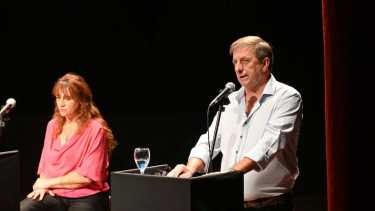 Aldo Mildemberg durante el debate de candidatos a la intendencia de Cipolletti. 