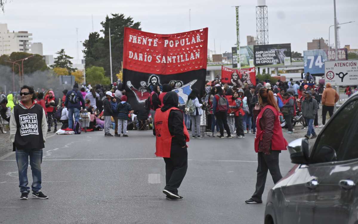 La manifestación se convocó este miércoles en los puentes Cipolletti - Neuquén. Foto: Archivo.