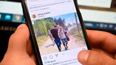 El candidato oficialista Rodrigo Buteler es uno de los que más utiliza las redes sociales (Florencia Salto) 