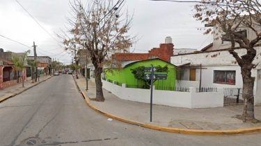 El joven intentó simula que portaba un arma.