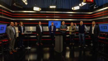 Durante más de dos horas, los candidatos expusieron en Bariloche sus ideas sobre el pasado, presente y futuro de la provincia. (Fotos: gentileza Canal 6)