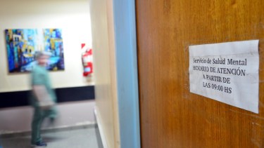 Las personas deben ser atendidas en hospitales generales y no ser aisladas. Foto: archivo