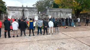 Delincuentes fueron en caravana a despedir a un amigo al cementerio de La Plata, pero fueron detenidos