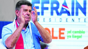 El candidato de la Coalición por un Nuevo Paraguay, Efraín Alegre, participó en un mitin político en Villa Elisa.