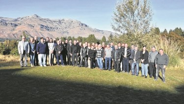 Los dueños de hoteles se reunieron en San Martín de los Andes. (gentileza FM De la Montaña)
