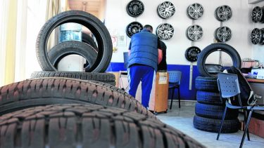 El aumento de precios es uno de los efectos de esta situación de volatilidad económica. Foto Juan Thomes.