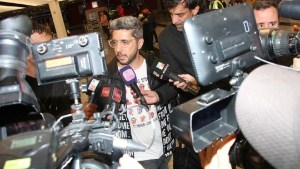 Jey Mammon volvió a Argentina tras la denuncia por abuso sexual: qué dijo