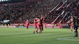 Argentinos Juniors venció a Independiente del Valle en el debut por Copa Libertadores