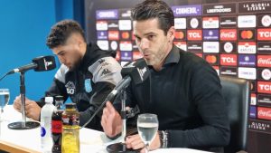 La noche de furia de Gago: de la pelea con el técnico rival a un festejo alocado