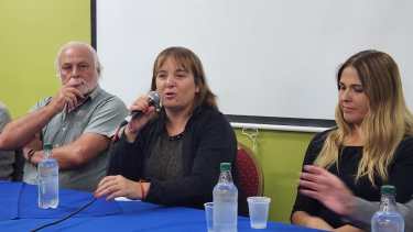 Natalia Souto, diputada nacional por la provincia de Buenos Aires, esta mañana junto a Rafael Zamaro y Marcela Roca.