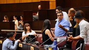 El MPN tildó de «inconsulta» la renuncia al bloque del diputado Víctor Pino