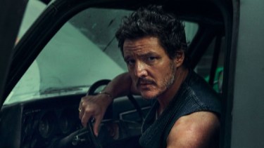 Pedro Pascal se considera "maduro" en edad (cumplió 48 años hace pocos días), pero su estilo hizo que hombres y mujeres lo adoren. Foto: Esquire.-