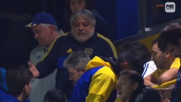 Cacho Riquelme, padre de Román, hablando de fútbol en La Bombonera. (Imagen: captura de pantalla)
 