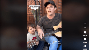 Nahuel Pennisi junto a su hijo Mateo. 