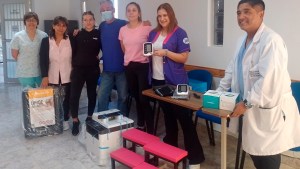 Estudiantes donaron equipamiento al Servicio Oncológico de Villa Regina