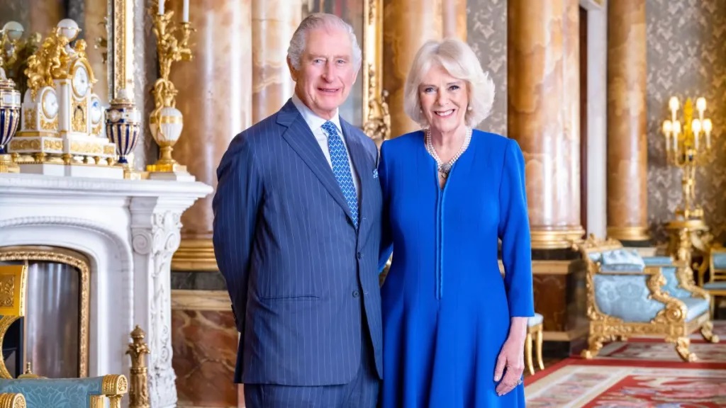 El rey Carlos III de Reino Unido y la reina Camila en Palacio de Buckingham, en Londres.