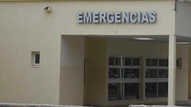 Personal del Siarme trasladó al joven hasta la sala de guardia del hospital de Roca. foto: archivo.