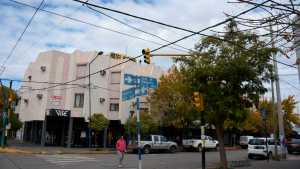 Un hotel de Roca que cerró hace dos años volvió a la actividad pero sólo por unos meses