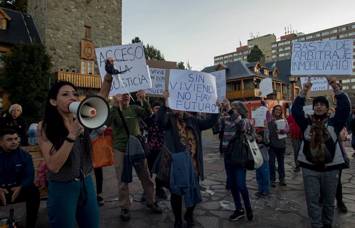 Inquilinos autoconvocados se movilizaron nuevamente en el Centro Cívico. Foto: Marcelo Martínez