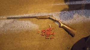 Circulaba con una escopeta y la policía lo sorprendió en un control en Ruta 6