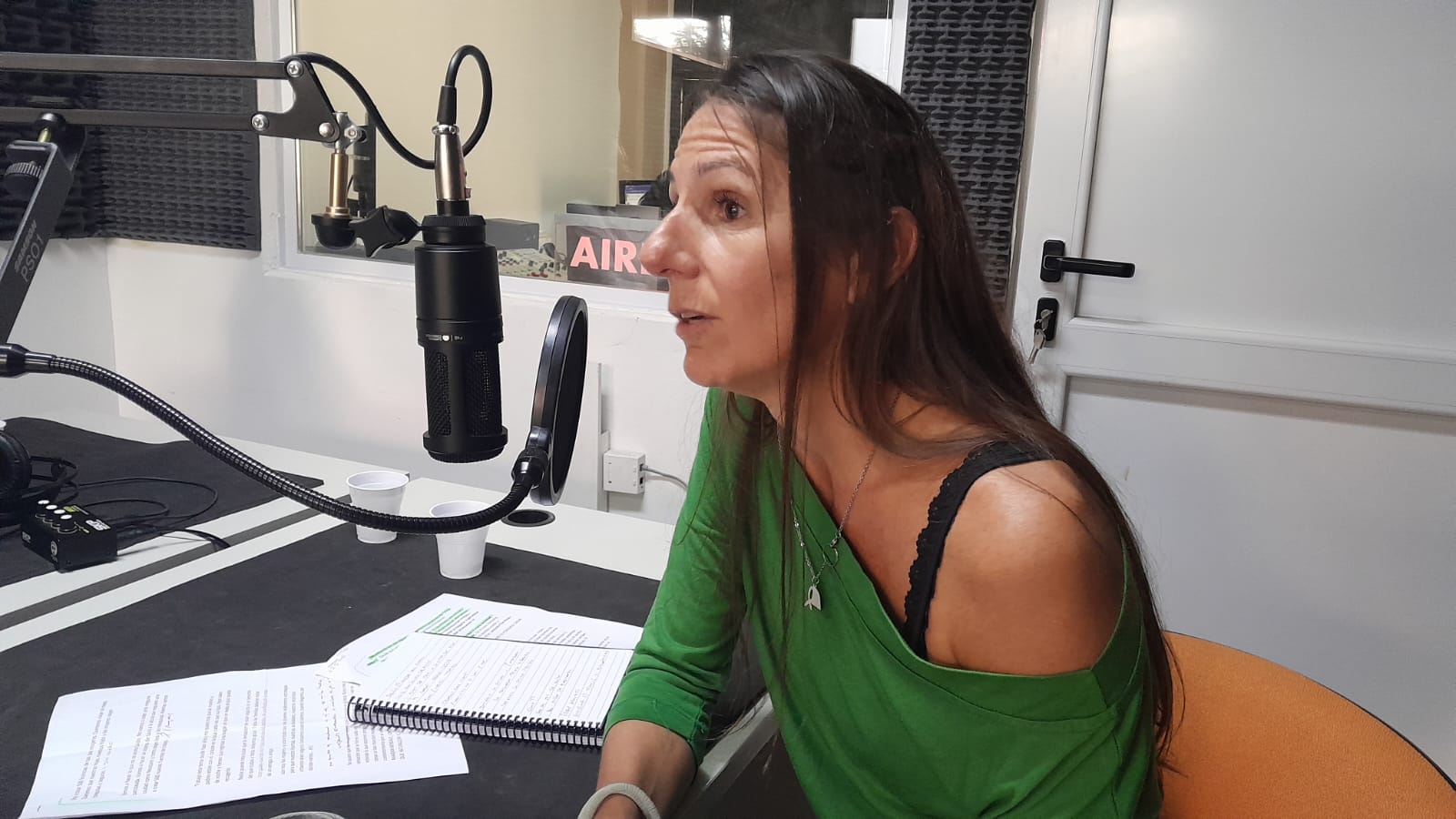 La candidata a intendenta de Neuquén por Libres del Sur, Cecilia Maletti, y la candidata a concejala, Gladys Aballay, visitaron el estudio de RÍO NEGRO RADIO. 